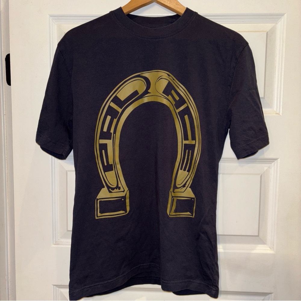 PALACE Medium Luck T-SHIRT Size Small Dark Gray With Gold Horse Shoe - Picture 1 of 10